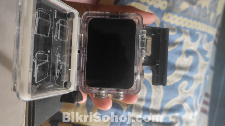 Akaso v50x + 4k sd card + accessories